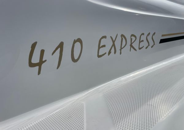 Sea Ray 410 Express Cruiser image