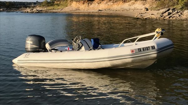 Zodiac Yachtline 420 Deluxe 