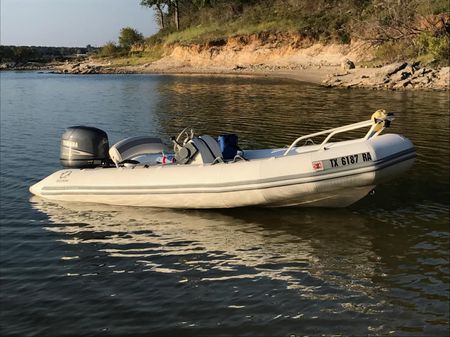 Zodiac Yachtline 420 Deluxe image