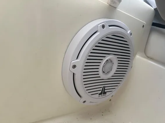 Zodiac Yachtline 420 Deluxe image