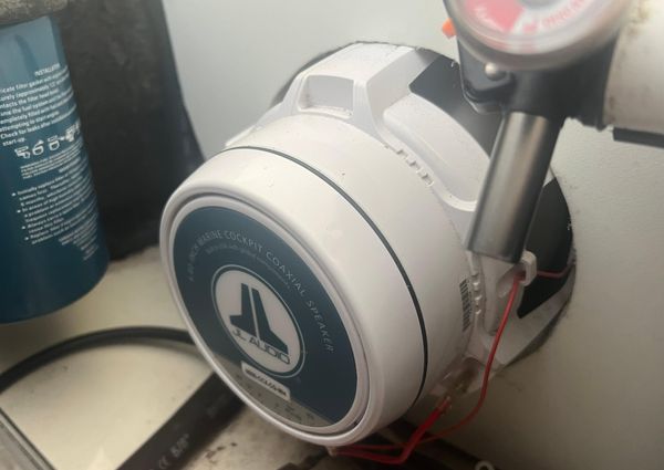 Zodiac Yachtline 420 Deluxe image