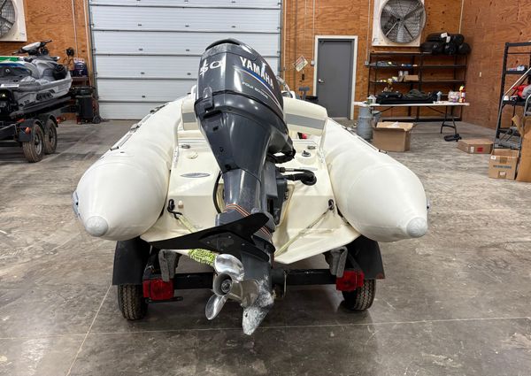 Zodiac Yachtline 420 Deluxe image