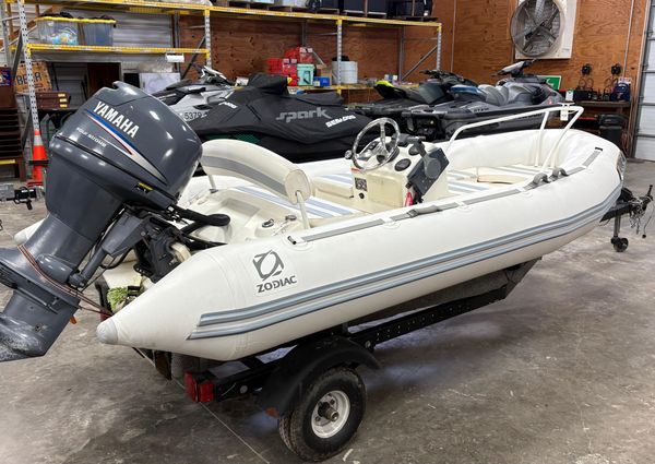 Zodiac Yachtline 420 Deluxe image