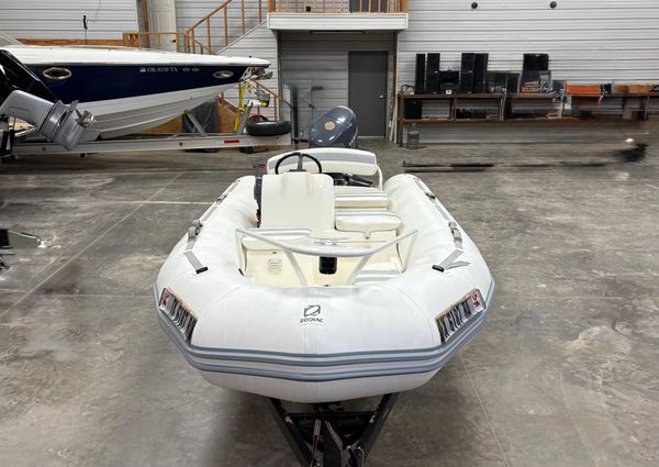 Zodiac Yachtline 420 Deluxe image