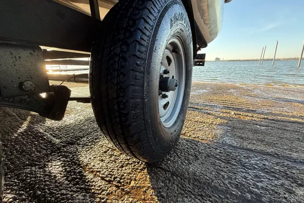 Sun-tracker PARTY-BARGE-24-DLX image