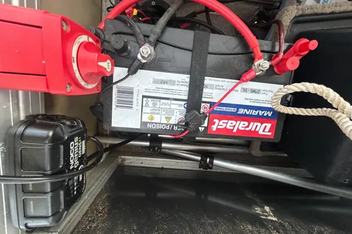 Sun Tracker Party Barge 24 DLX image