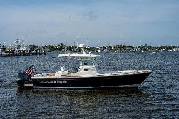 Hunt Yachts 32 Center Console - main image