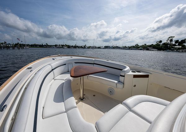 Hunt Yachts 32 Center Console image