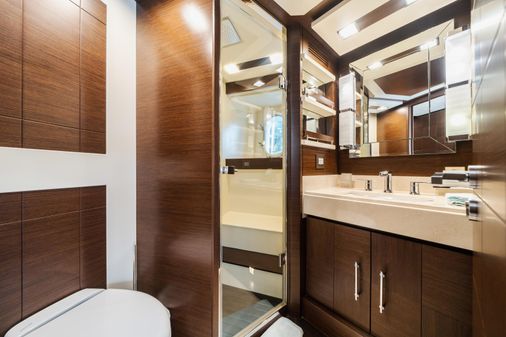 Azimut 105 image