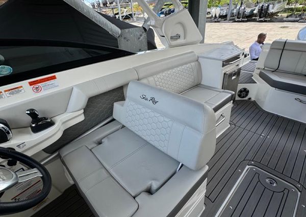 Sea Ray 290 SDX OUTBOARD image