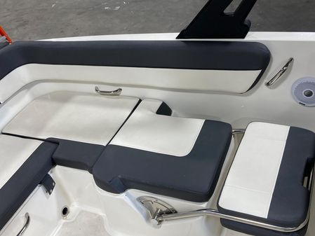 Bayliner VR6 image