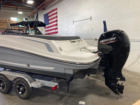 Bayliner VR6 image