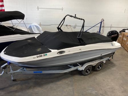 Bayliner VR6 image