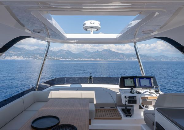 Ferretti Yachts 670 image