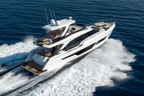 Ferretti Yachts 670 image