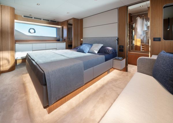 Ferretti Yachts 670 image