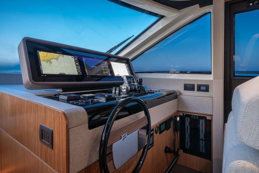 Ferretti Yachts 670 image