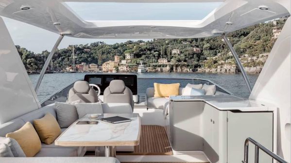 Azimut 60 image