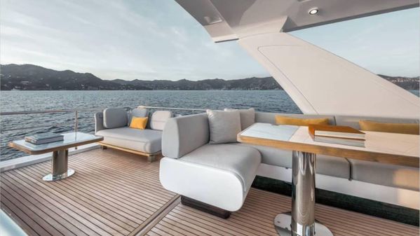 Azimut 60 image