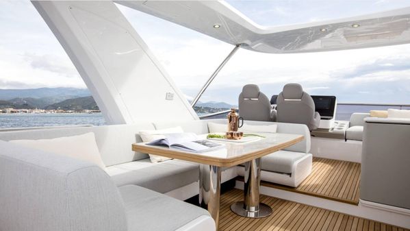 Azimut 60 image