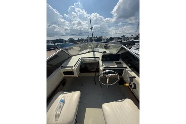 Boston-whaler REVENGE-20 image