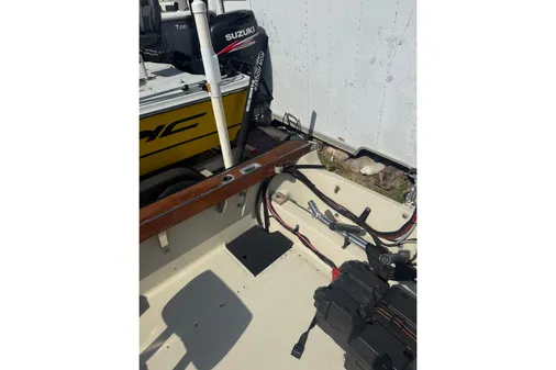 Boston-whaler REVENGE-20 image