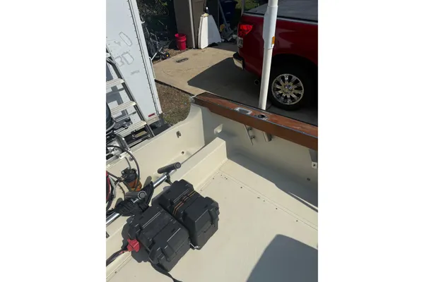 Boston-whaler REVENGE-20 image