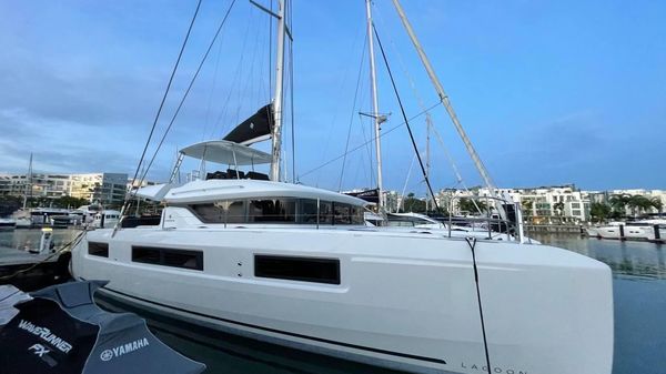 Lagoon 50