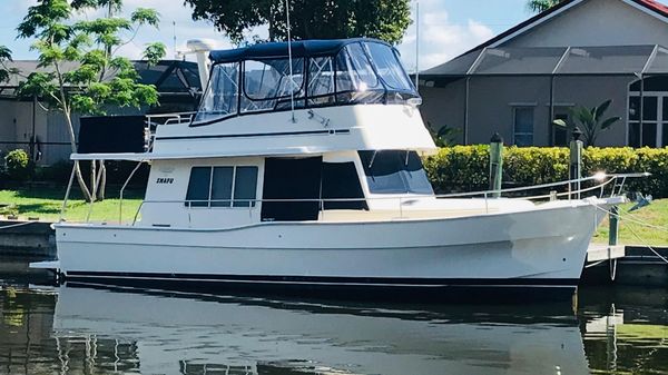 Mainship 400 Trawler