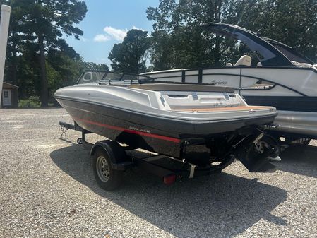 Bayliner VR4 image