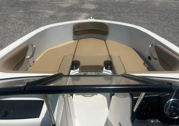 Bayliner VR4 image