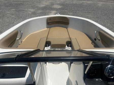 Bayliner VR4 image