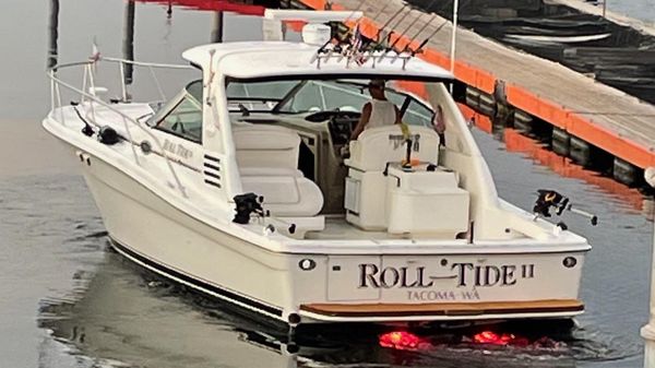 Sea Ray 370 Express Cruiser 