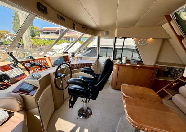 Meridian 490 Pilothouse image