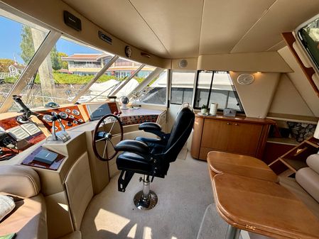 Meridian 490 Pilothouse image