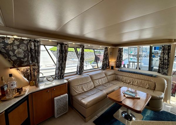 Meridian 490 Pilothouse image