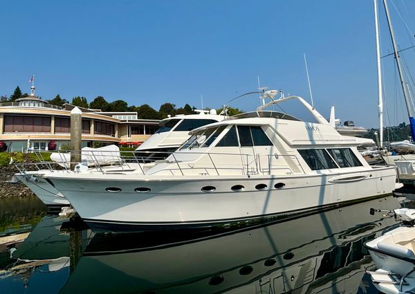 Meridian 490 Pilothouse image