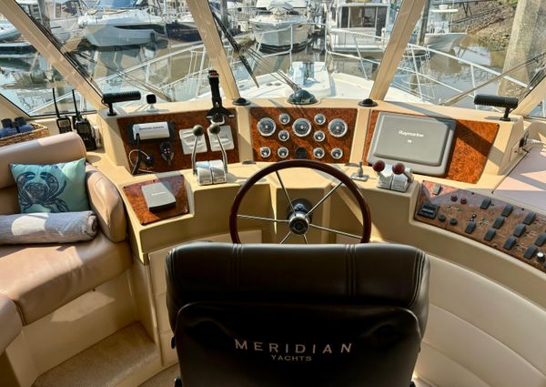 Meridian 490 Pilothouse image