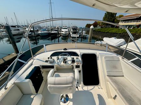 Meridian 490 Pilothouse image