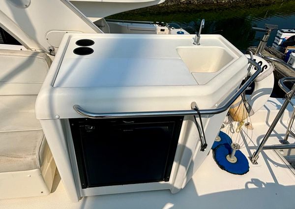 Meridian 490 Pilothouse image