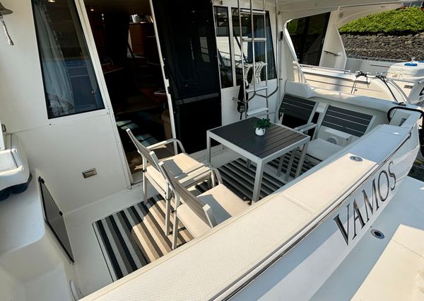 Meridian 490 Pilothouse image