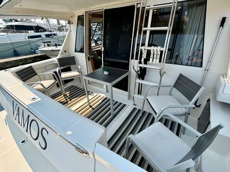 Meridian 490 Pilothouse image