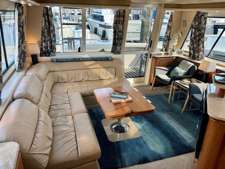 Meridian 490 Pilothouse image