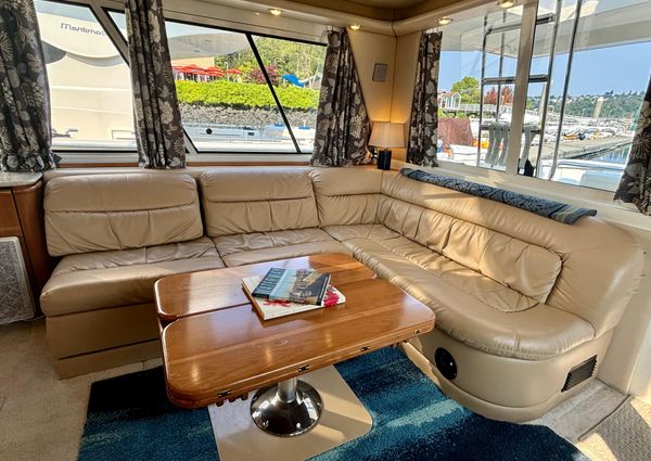 Meridian 490 Pilothouse image