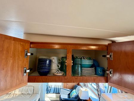 Meridian 490 Pilothouse image