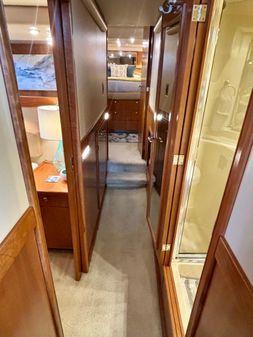 Meridian 490 Pilothouse image