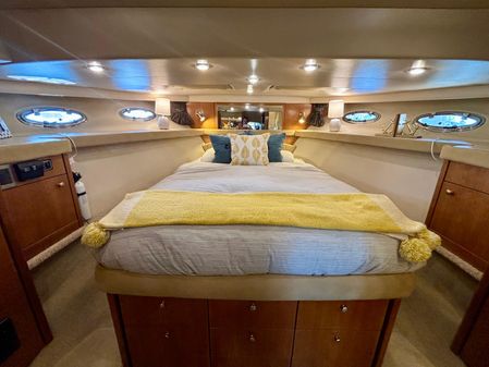 Meridian 490 Pilothouse image