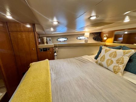 Meridian 490 Pilothouse image