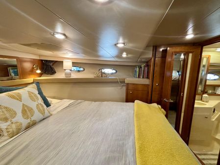 Meridian 490 Pilothouse image