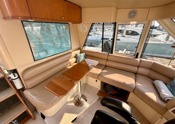 Meridian 490 Pilothouse image